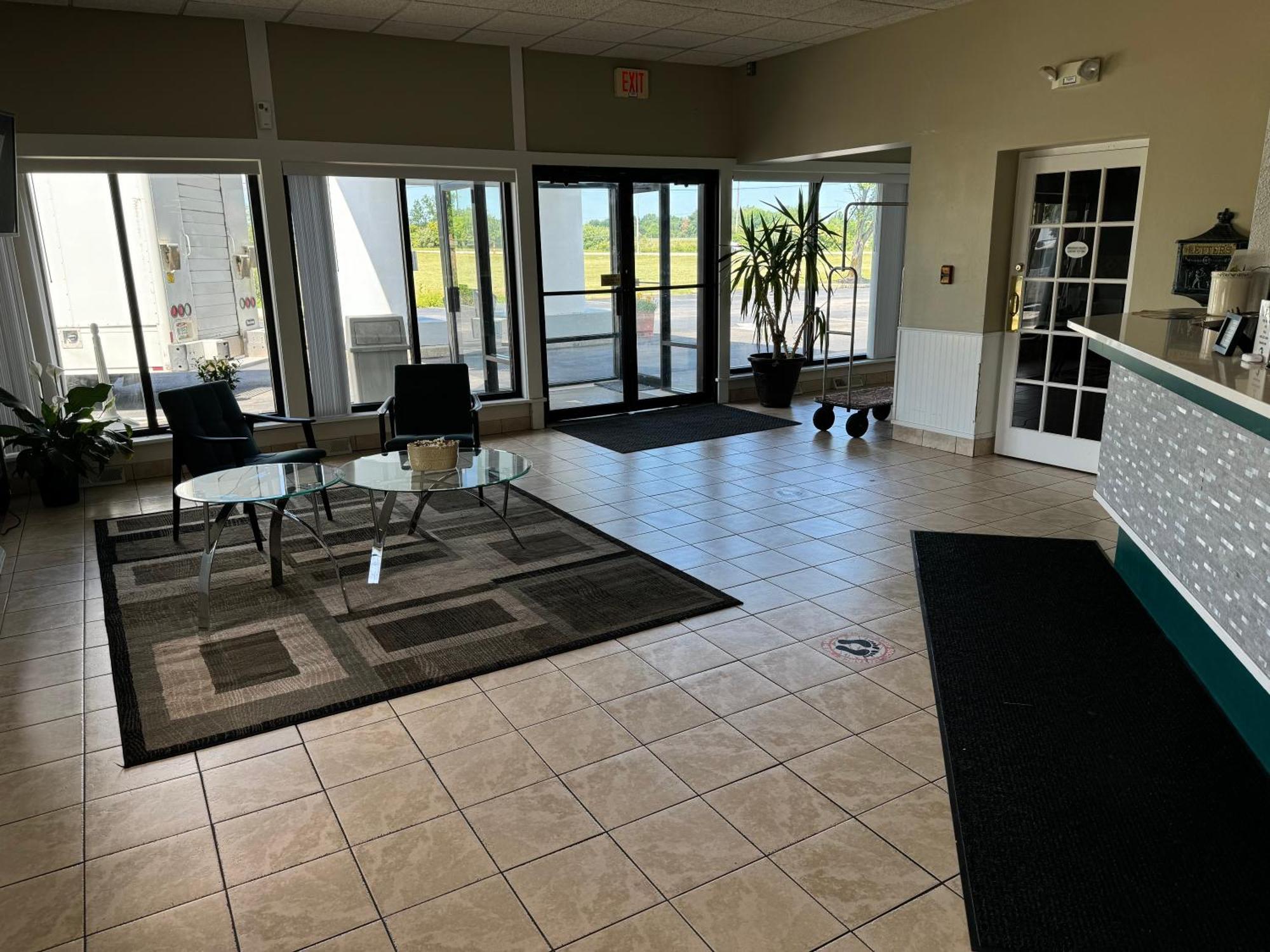 South Ridge Inn North Ridgeville Экстерьер фото