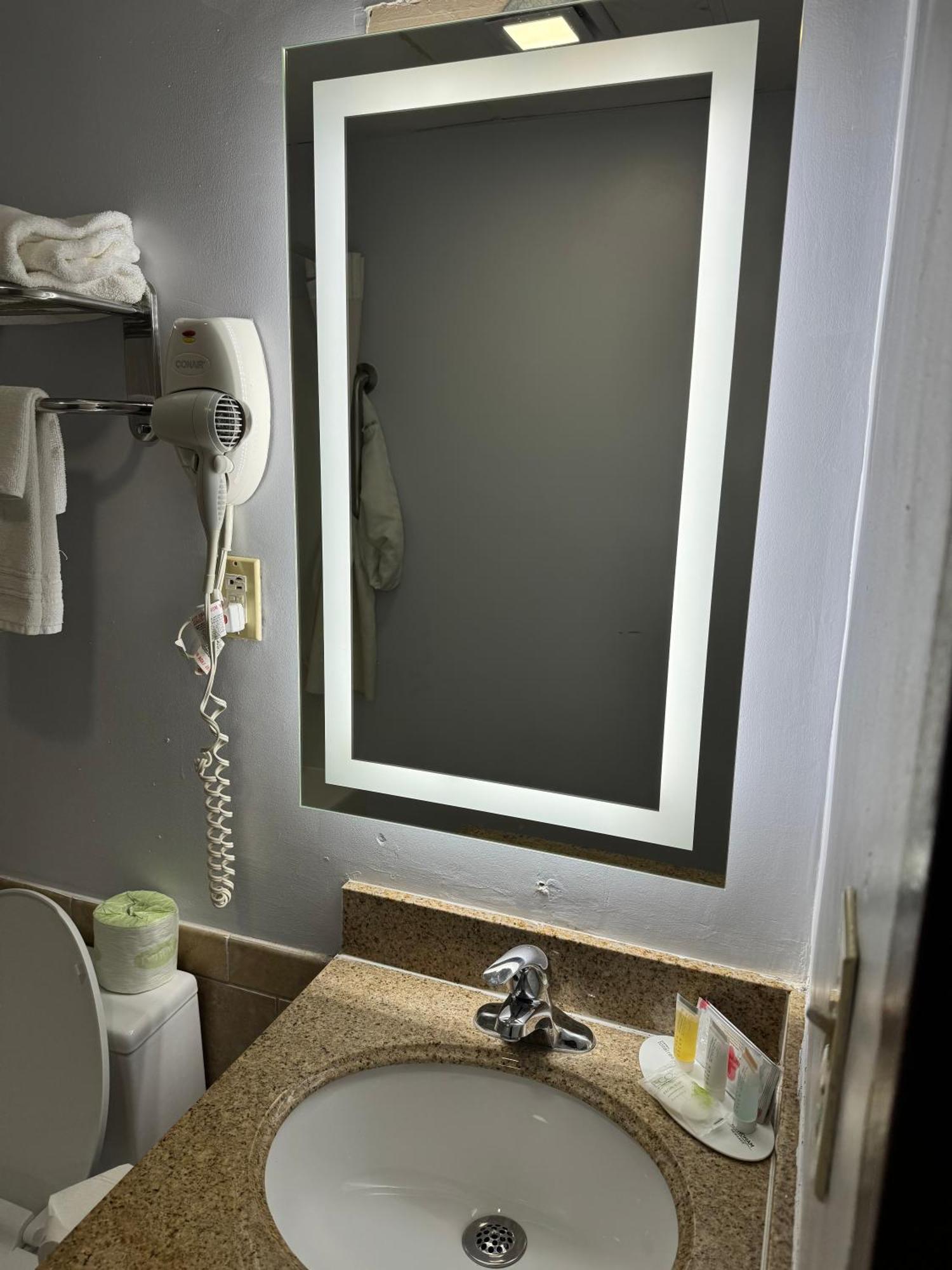 South Ridge Inn North Ridgeville Экстерьер фото