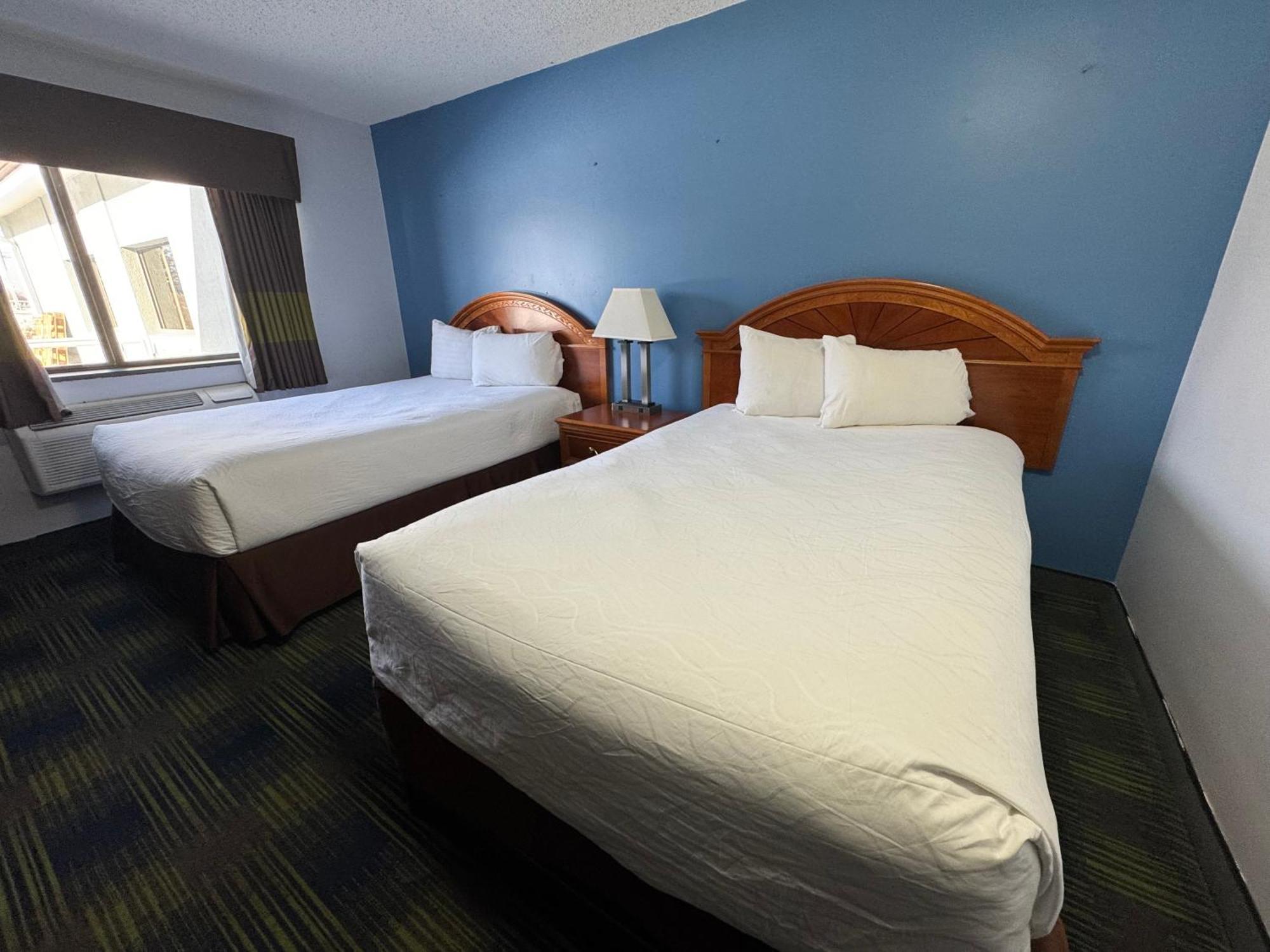 South Ridge Inn North Ridgeville Экстерьер фото